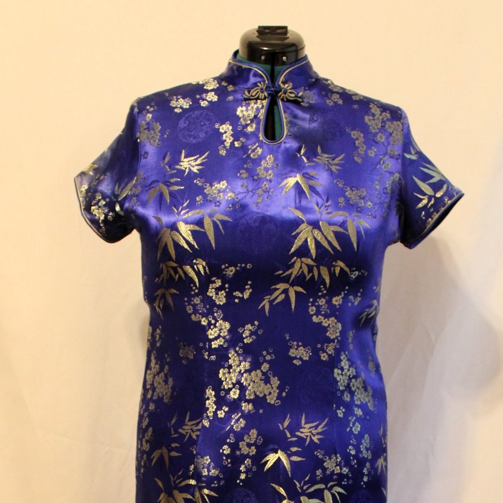 Long Body-con Cheongsam dress